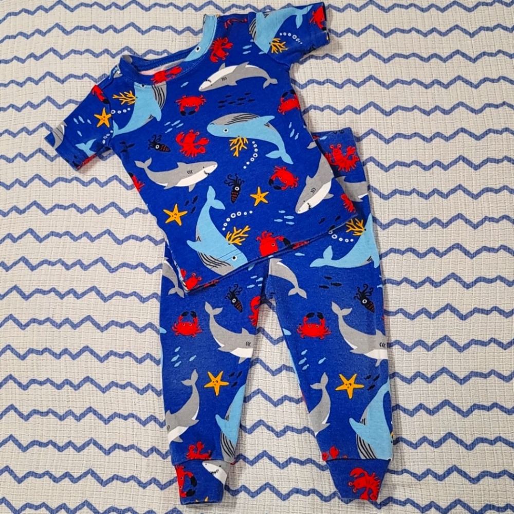 ° SZ 6-9MO • 2 Piece Pajamas °